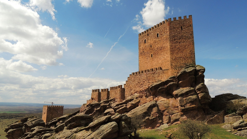 The Castillo de Zafra. Image by Wikimedia user Borjaanimal, shared under Creative Commons.